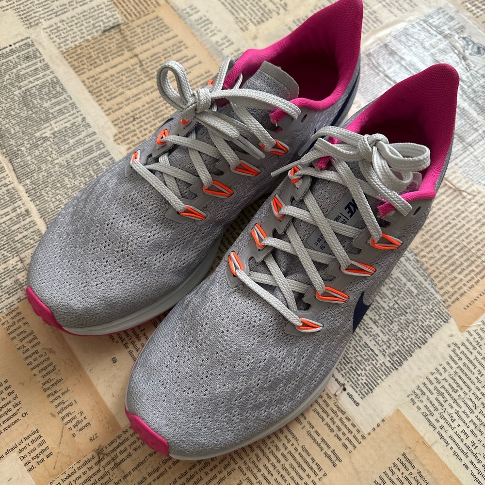 Nike Zoom Pegasus 36 Gray and Pink Sneakers with Blue Swoosh - Picture 3 of 8